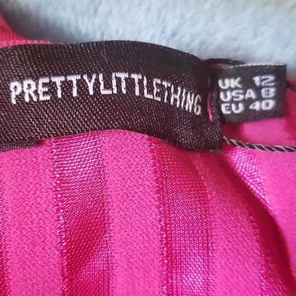 PrettyLittleThing - Picture 3 of 5